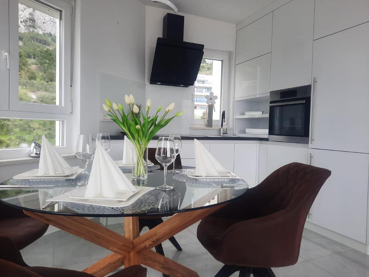 Apartment Anny De Luxe With Sea View Makarska Exterior photo