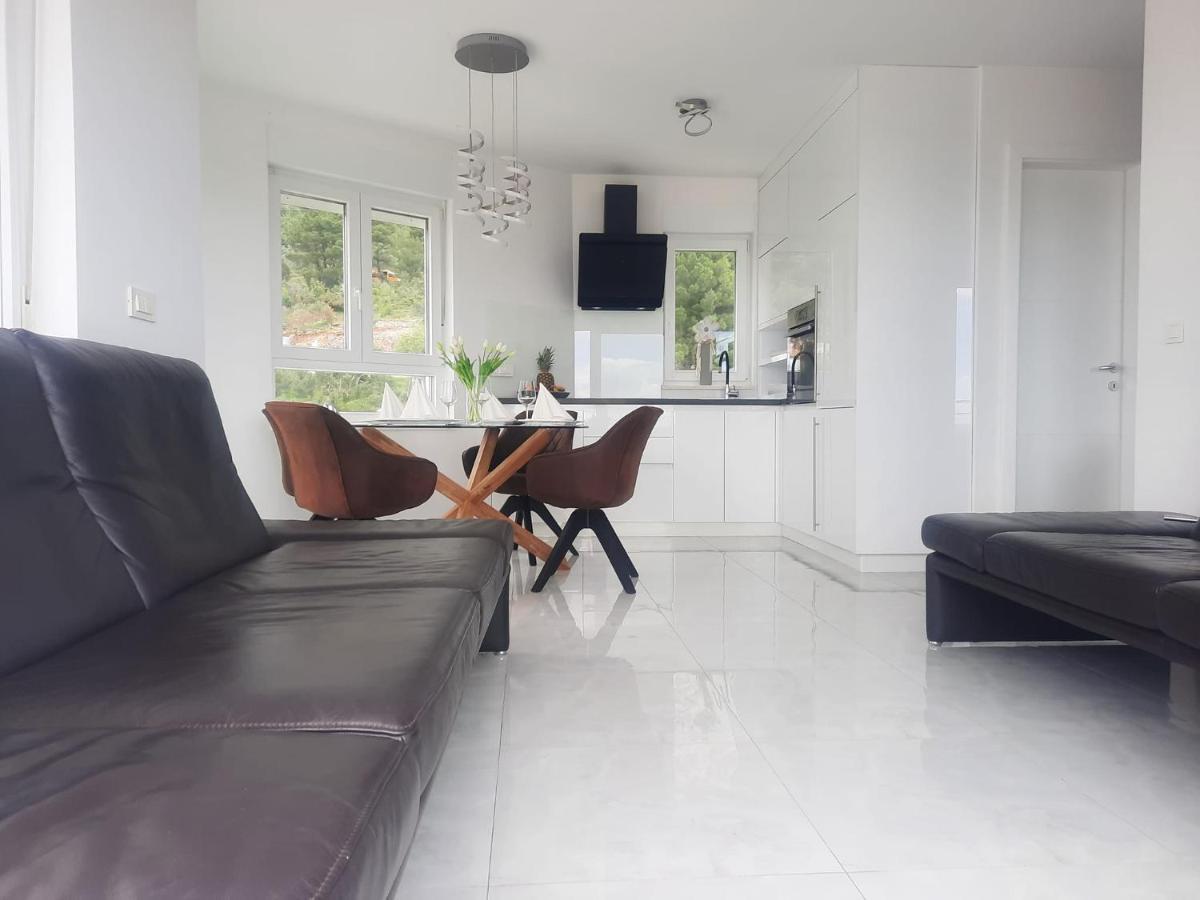 Apartment Anny De Luxe With Sea View Makarska Exterior photo