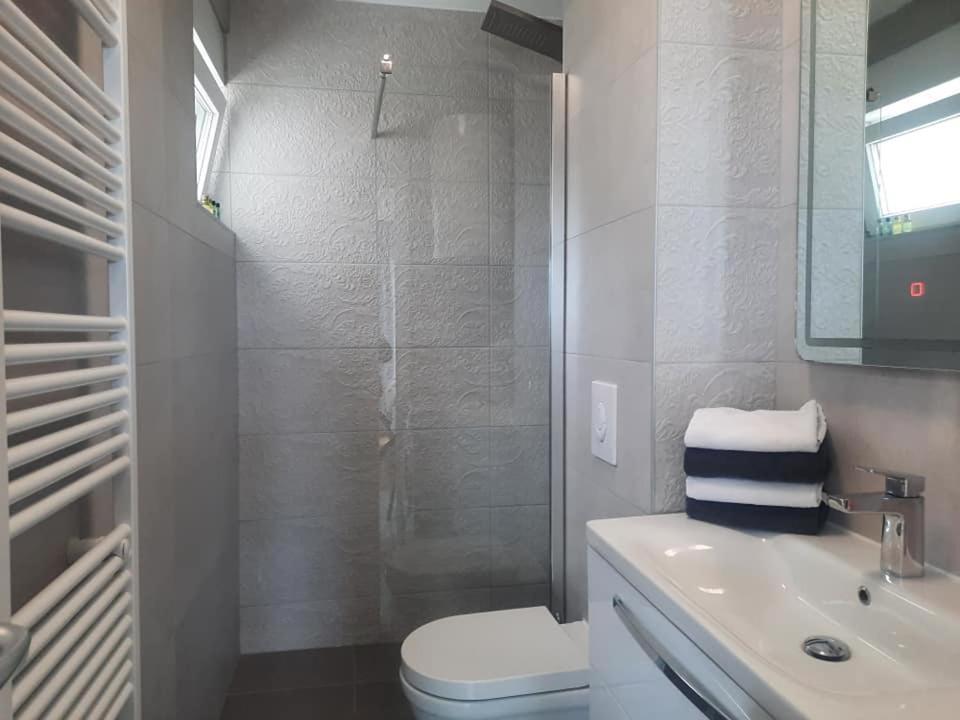 Apartment Anny De Luxe With Sea View Makarska Exterior photo